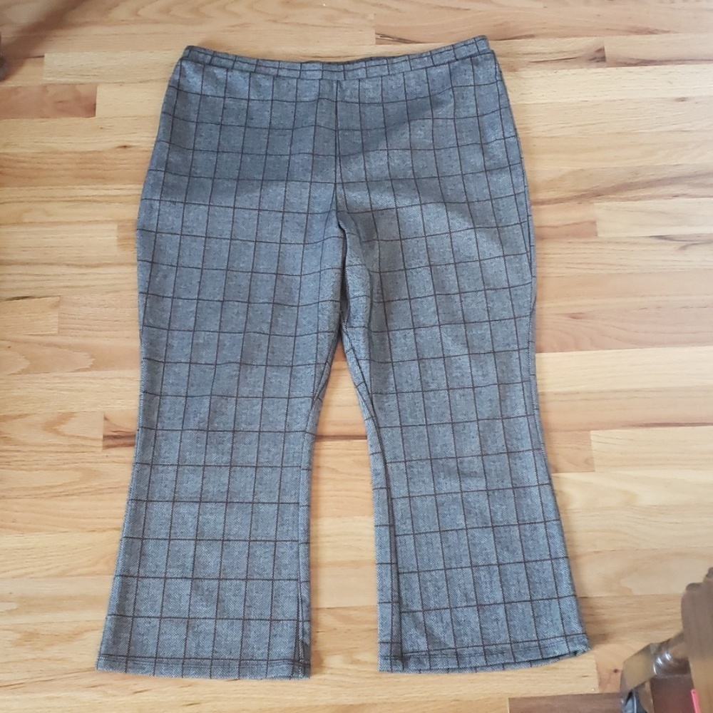 WF Cropped Kick Flare Pants
